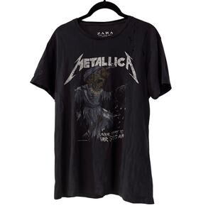 Zara distressed black Metallica graphic tee size medium